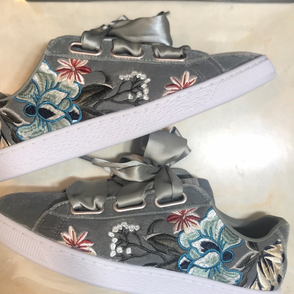 Velvet Pumas with floral designs on the side! - Picture 1 of 7